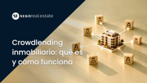 Crowdlending inmobiliario: qué es y cómo funciona. Maqueta de un edificio conectada a cubos de madera con iconos de inversores